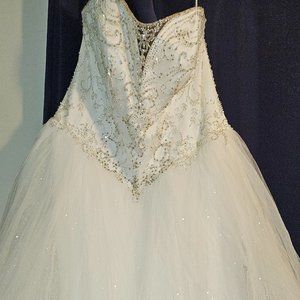 Wedding dress